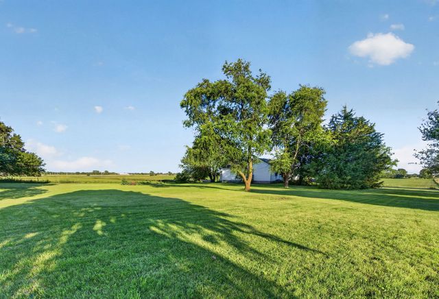 7950 W Eagle Lake Road, Peotone, IL 60468