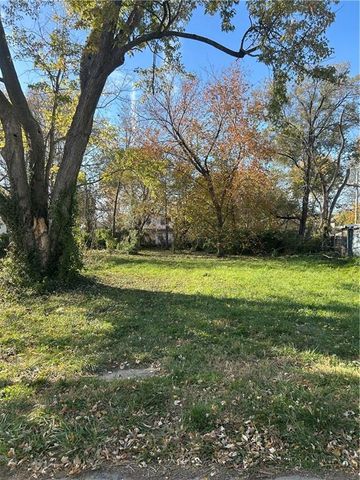 2332 Oakley Avenue W, Kansas City, MO 64127