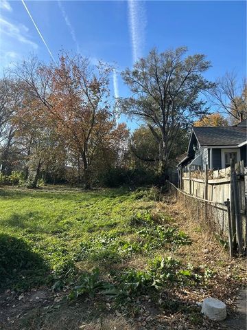 2332 Oakley Avenue W, Kansas City, MO 64127