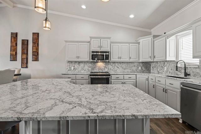 225 Lookout Pt Apt C3, Hot Springs, AR 71913