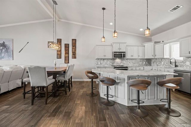 225 Lookout Pt Apt C3, Hot Springs, AR 71913