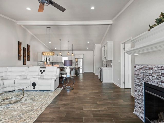 225 Lookout Pt Apt C3, Hot Springs, AR 71913