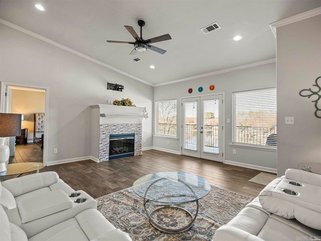 225 Lookout Pt Apt C3, Hot Springs, AR 71913