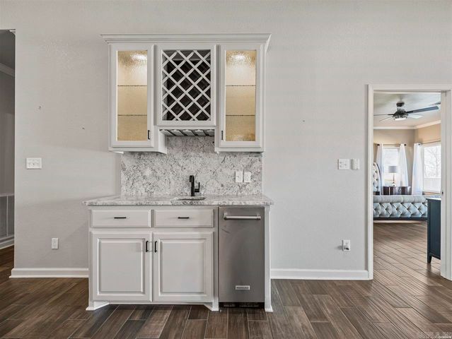 225 Lookout Pt Apt C3, Hot Springs, AR 71913