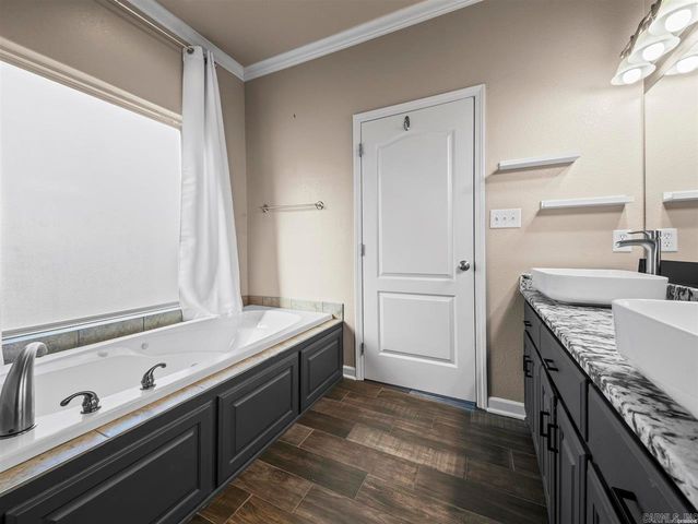 225 Lookout Pt Apt C3, Hot Springs, AR 71913