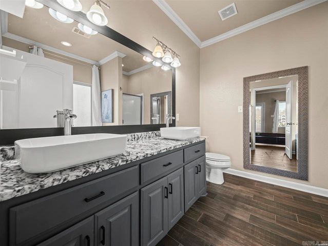 225 Lookout Pt Apt C3, Hot Springs, AR 71913