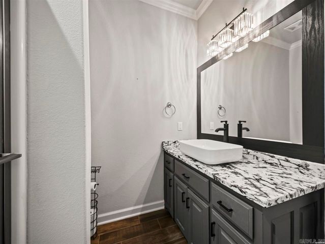 225 Lookout Pt Apt C3, Hot Springs, AR 71913