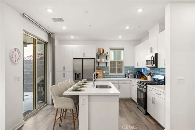 16022 Sunny Court, Fontana, CA 92336