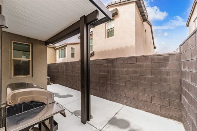 16022 Sunny Court, Fontana, CA 92336