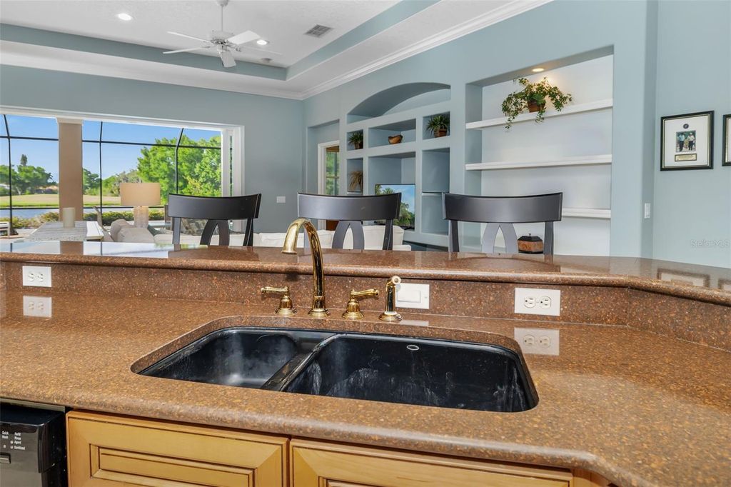 Image 18 of property listing at 9811 PORTSIDE TERRACE, Bradenton, FL 34212