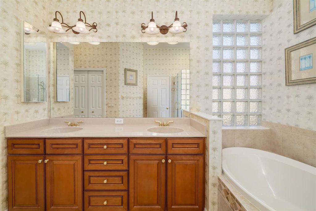 Image 28 of property listing at 9811 PORTSIDE TERRACE, Bradenton, FL 34212