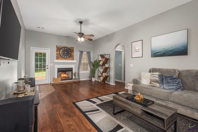 202 Sunnymeade Drive, Warner Robins, GA 31093