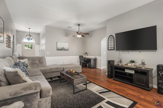 202 Sunnymeade Drive, Warner Robins, GA 31093