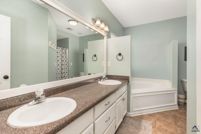202 Sunnymeade Drive, Warner Robins, GA 31093