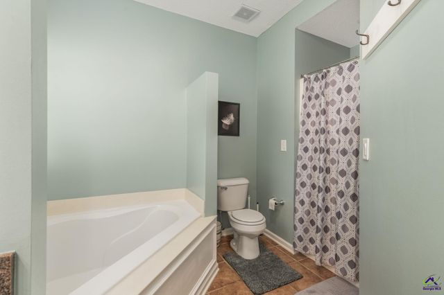 202 Sunnymeade Drive, Warner Robins, GA 31093
