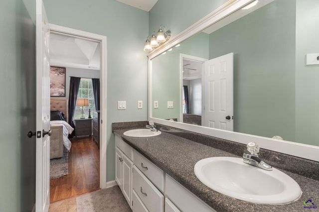 202 Sunnymeade Drive, Warner Robins, GA 31093