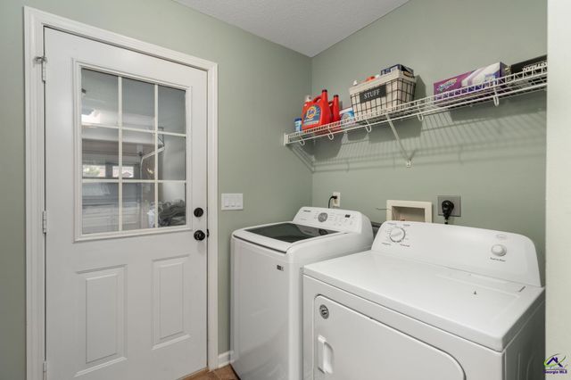 202 Sunnymeade Drive, Warner Robins, GA 31093