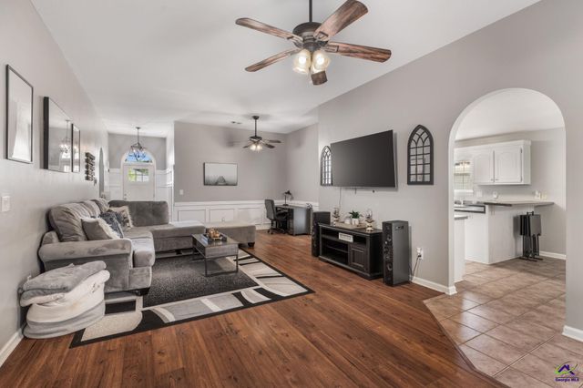 202 Sunnymeade Drive, Warner Robins, GA 31093