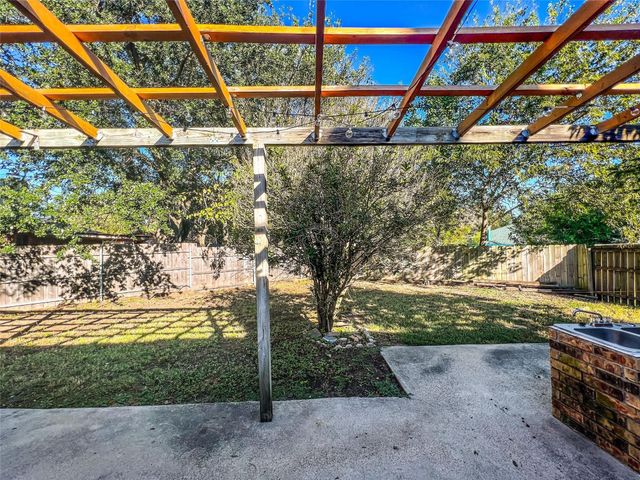 4250 Claremont Drive, Grand Prairie, TX 75052