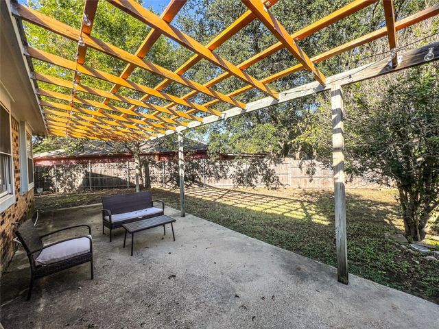 4250 Claremont Drive, Grand Prairie, TX 75052