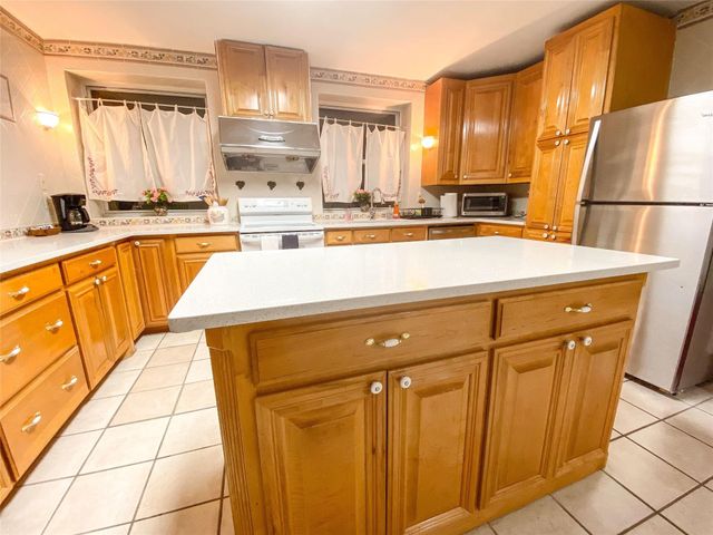 4250 Claremont Drive, Grand Prairie, TX 75052