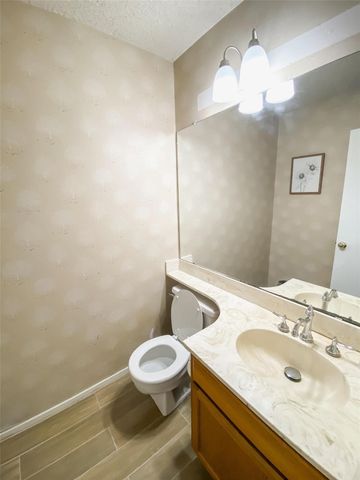 4250 Claremont Drive, Grand Prairie, TX 75052