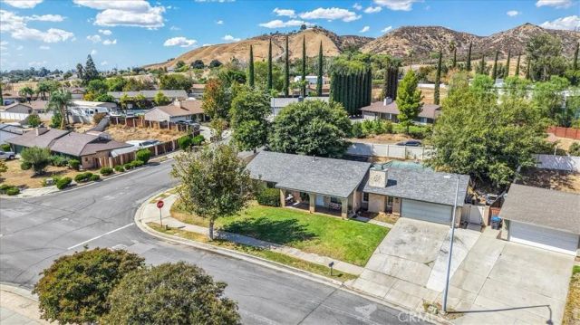 1423 W Hoffer, Banning, CA 92220