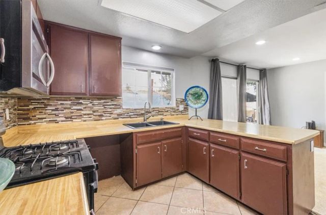 1423 W Hoffer, Banning, CA 92220