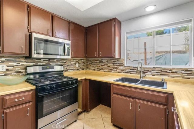 1423 W Hoffer, Banning, CA 92220