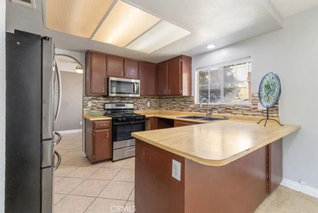 1423 W Hoffer, Banning, CA 92220