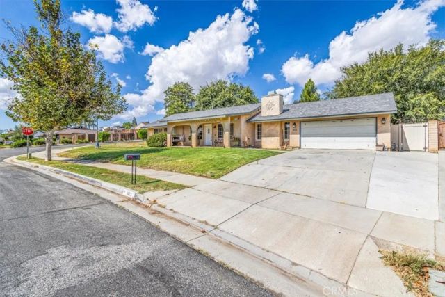 1423 W Hoffer, Banning, CA 92220