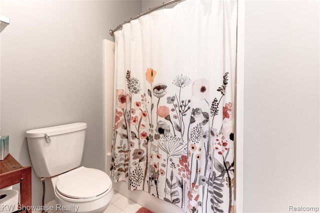 4509 Alexander Pines Drive, Clarkston, MI 48346