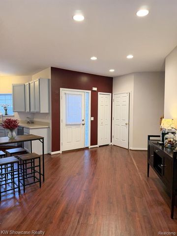 4509 Alexander Pines Drive, Clarkston, MI 48346