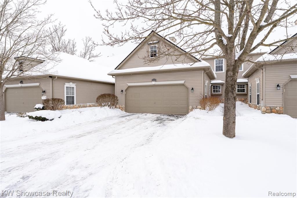 4509 Alexander Pines Drive, Clarkston, MI 48346