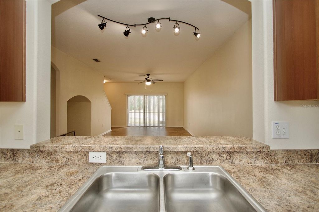 Image 11 of property listing at 1144 SLEEPY OAK DRIVE, Wesley Chapel, FL 33543