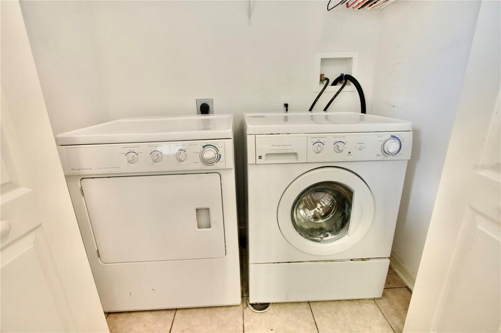 Image 20 of property listing at 1144 SLEEPY OAK DRIVE, Wesley Chapel, FL 33543