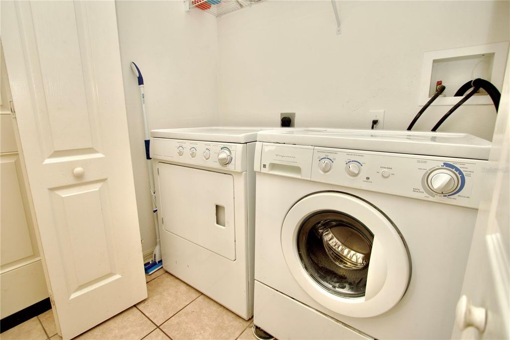 Image 21 of property listing at 1144 SLEEPY OAK DRIVE, Wesley Chapel, FL 33543