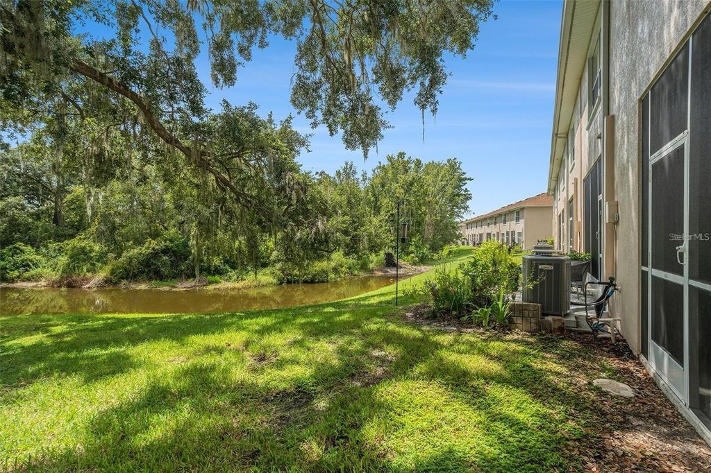 Image 6 of property listing at 1144 SLEEPY OAK DRIVE, Wesley Chapel, FL 33543