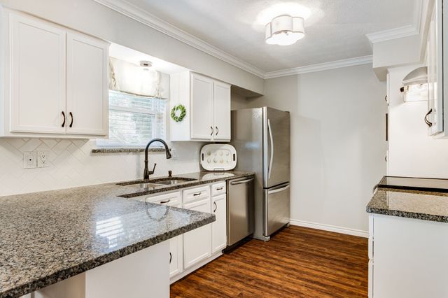 2772 Bay Meadows Circle, Farmers Branch, TX 75234