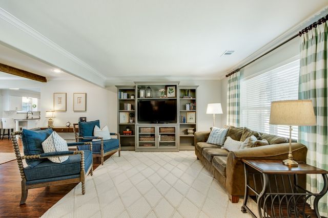 2772 Bay Meadows Circle, Farmers Branch, TX 75234