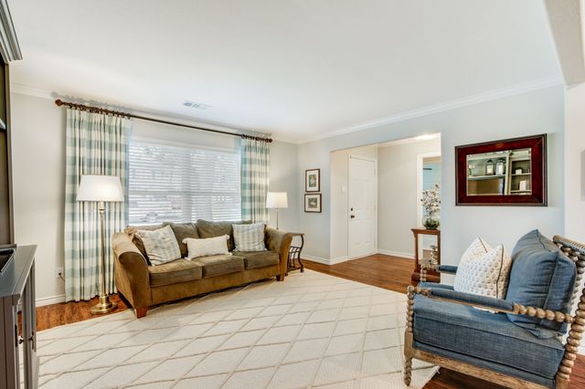2772 Bay Meadows Circle, Farmers Branch, TX 75234