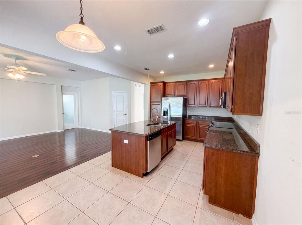 Image 13 of property listing at 13228 ROSKIN LANE, Windermere, FL 34786