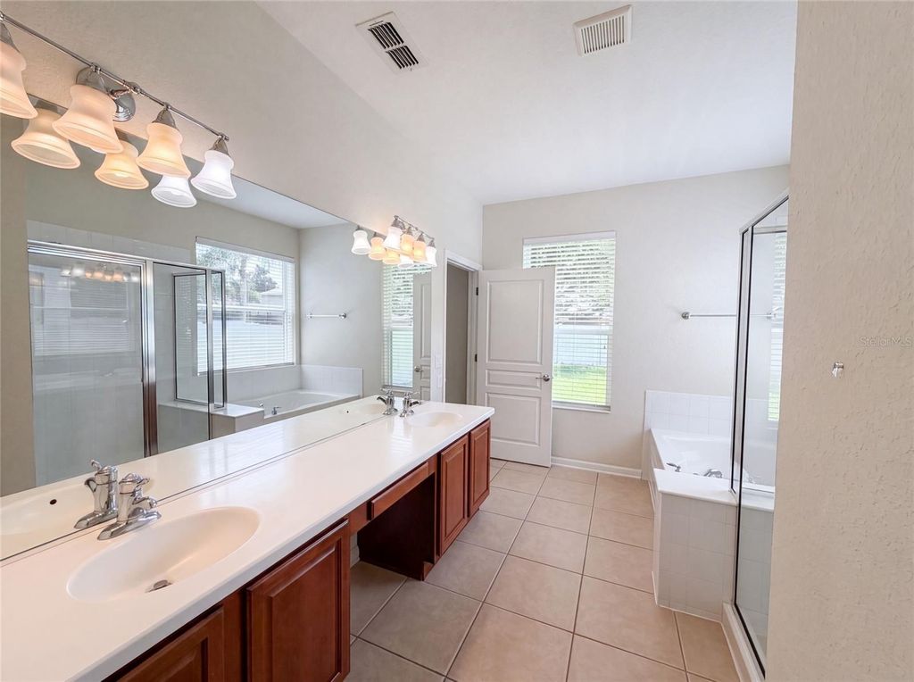 Image 28 of property listing at 13228 ROSKIN LANE, Windermere, FL 34786