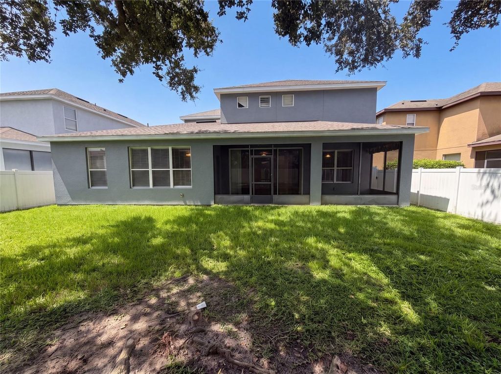 Image 5 of property listing at 13228 ROSKIN LANE, Windermere, FL 34786