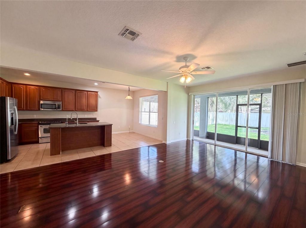 Image 8 of property listing at 13228 ROSKIN LANE, Windermere, FL 34786