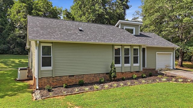 283 Issaqueena Drive, Central, SC 29630
