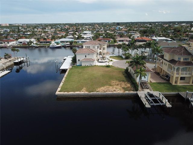 5415 CAPTAINS COURT, New Port Richey, FL 34652