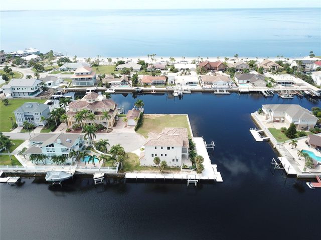 5415 CAPTAINS COURT, New Port Richey, FL 34652