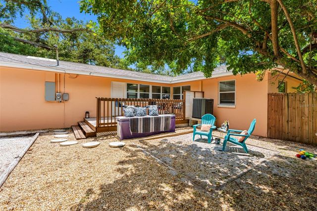 2201 PARK STREET N, St Petersburg, FL 33710