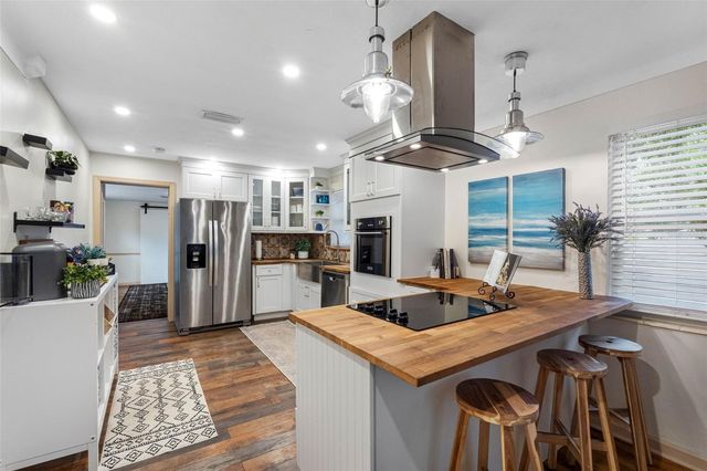 2201 PARK STREET N, St Petersburg, FL 33710